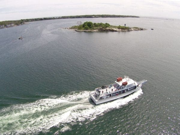 Privateer IV and Ocean Scenery00047